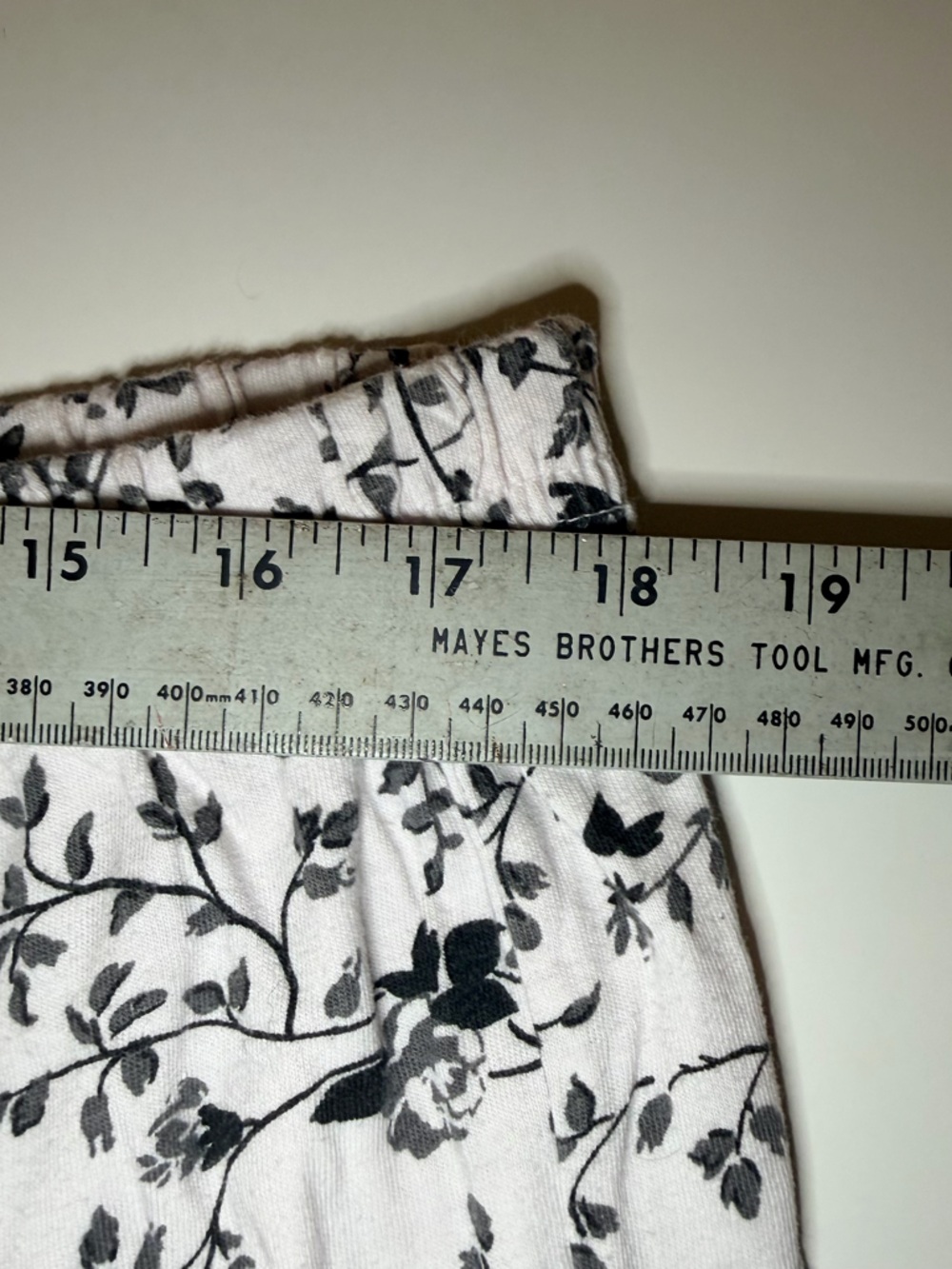 Woman floral pajamas or lounge pants - Picture 7 of 9